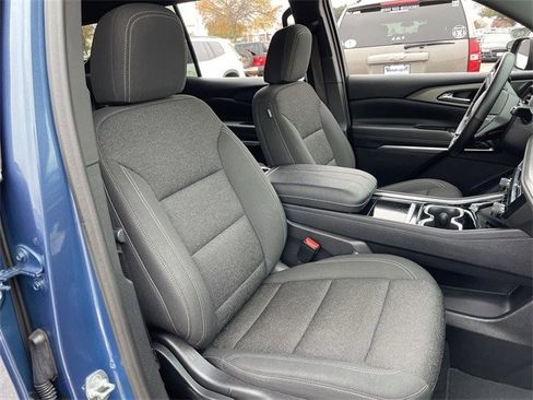 Used 2024 Chevrolet Traverse LT image 25