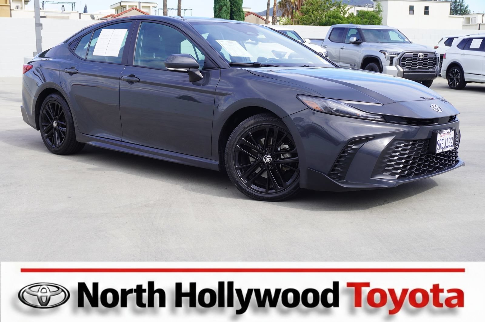 Used 2025 Toyota Camry SE FWD image 1