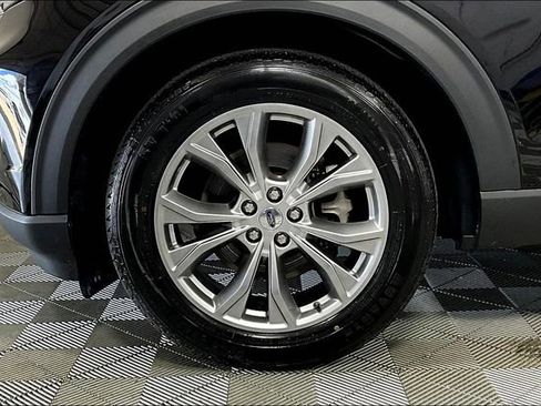 Used 2022 Ford Explorer Limited w/ Equipment Group 301A image 8