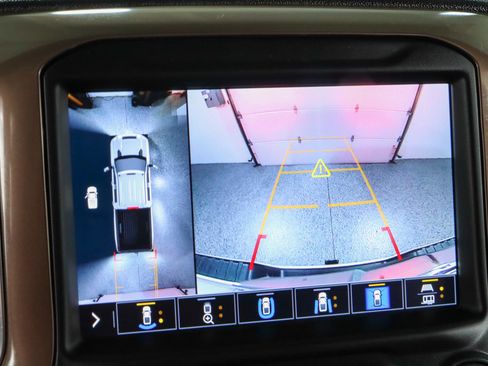 Used 2023 Chevrolet Silverado 2500 High Country w/ Z71 Off-Road Package image 20