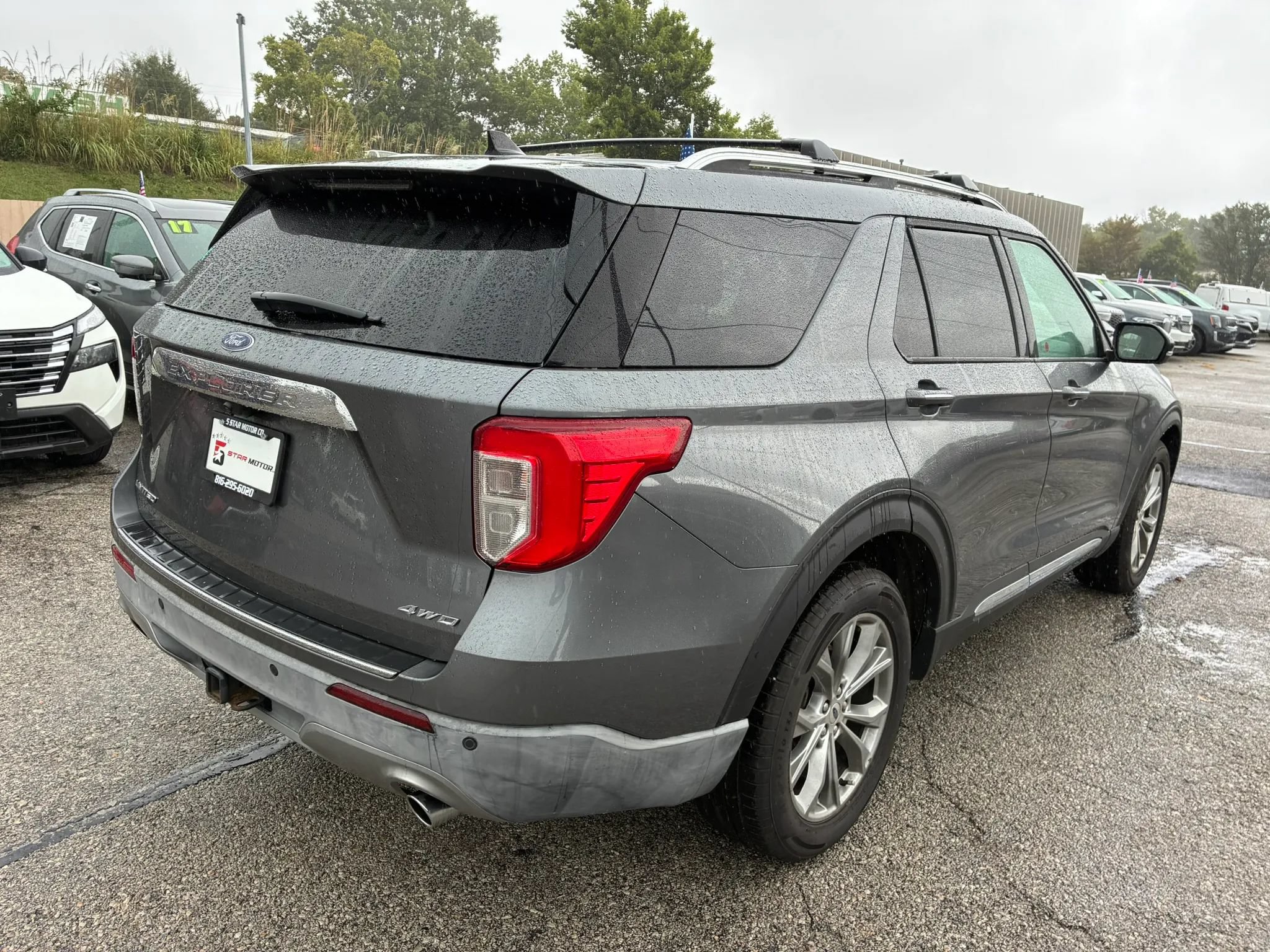 Used 2022 Ford Explorer Limited w/ Class IV Trailer Tow Package AWD/4WD image 4