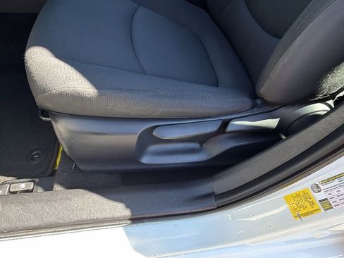 Used 2020 Toyota Corolla LE image 20