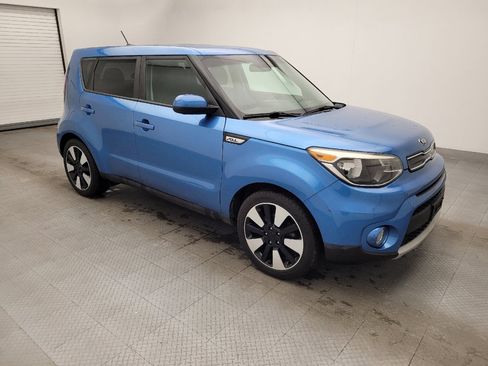 Used 2019 Kia Soul + image 11