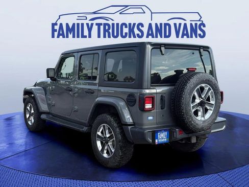 Used 2018 Jeep Wrangler Unlimited Sahara image 3