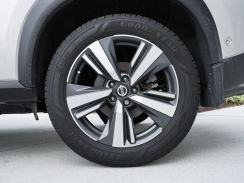 Used 2021 Nissan Rogue Platinum FWD image 14