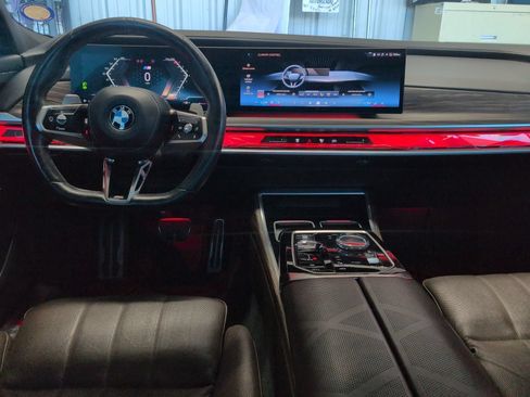 Used 2023 BMW 740i RWD image 19