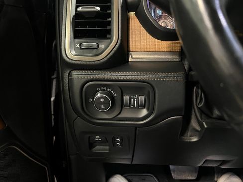 Used 2019 RAM 1500 Limited image 15