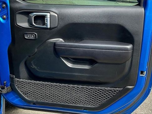 Used 2021 Jeep Gladiator Willys image 23