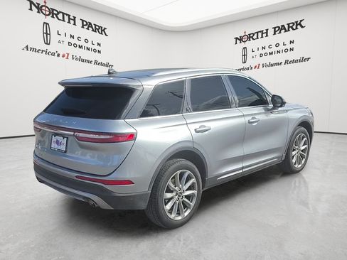 Used 2022 Lincoln Corsair AWD w/ Premium Package image 5