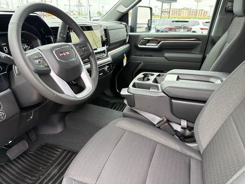 New 2026 GMC Sierra 2500 SLE w/ SLE Value Package; AWD/4WD image 17