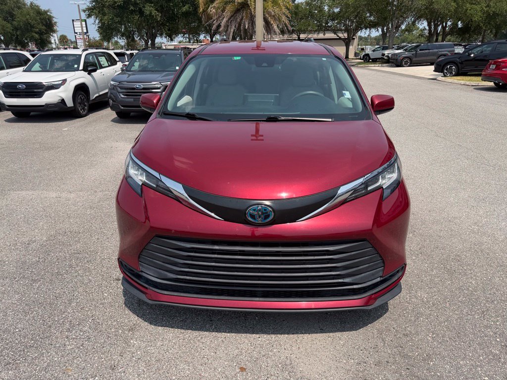 Used 2022 Toyota Sienna LE FWD image 14