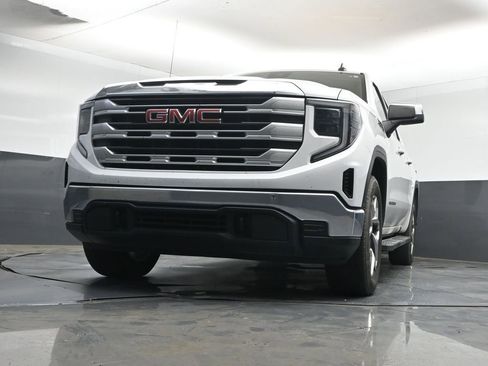 Used 2023 GMC Sierra 1500 SLE image 9