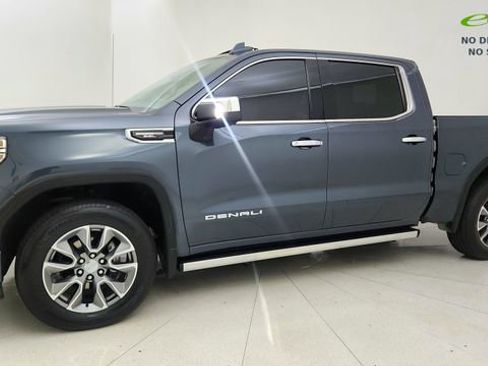Used 2022 GMC Sierra 1500 Denali w/ Denali Reserve Package AWD/4WD image 3