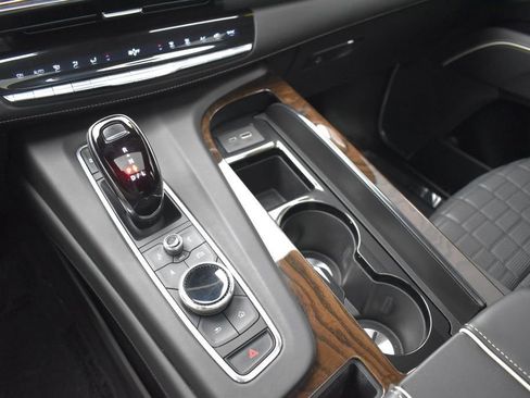 Used 2022 Cadillac Escalade Sport Platinum w/ LPO, ONYX Package AWD/4WD image 20