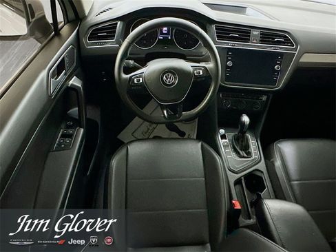 Used 2021 Volkswagen Tiguan SE image 18