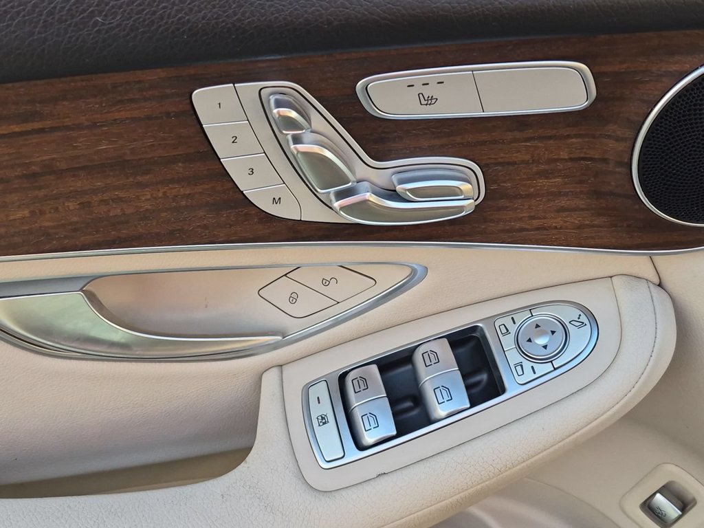 Used 2020 Mercedes-Benz GLC 300 image 24