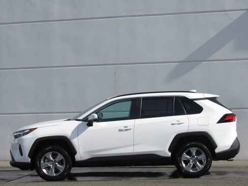 Certified 2024 Toyota RAV4 XLE w/ Convenience Package image 4