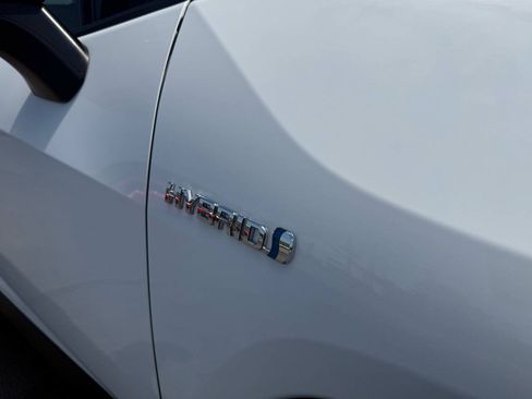 Used 2021 Toyota RAV4 LE AWD/4WD image 38