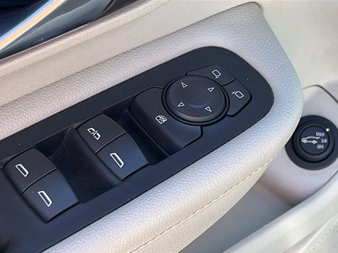 Used 2018 GMC Terrain Denali w/ Advanced Safety Package image 12