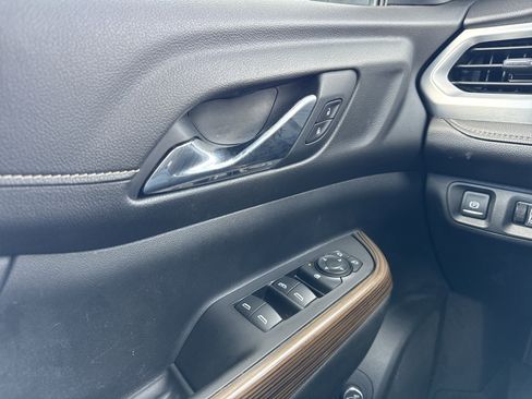 Used 2020 GMC Acadia SLE w/ Driver Convenience Package image 26