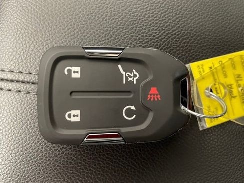 Used 2022 GMC Terrain SLE w/ Driver Convenience Package image 22