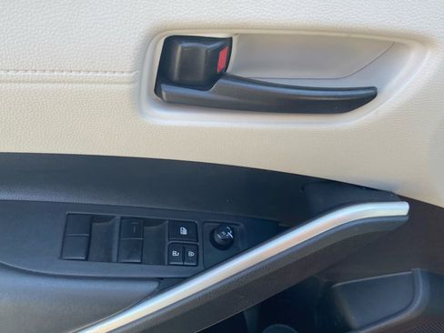 Used 2022 Toyota Corolla Cross LE image 22