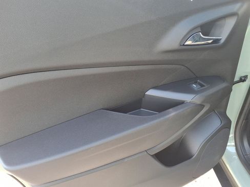 Used 2025 Chevrolet Trax ACTIV FWD image 15