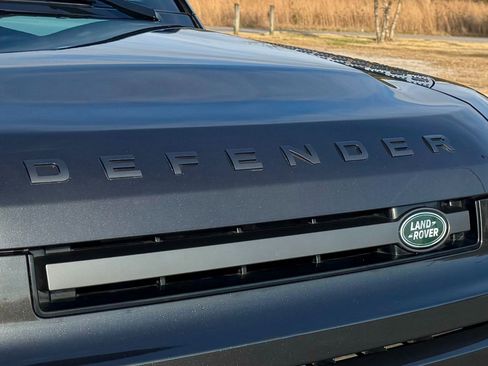 Used 2023 Land Rover Defender 110 image 81