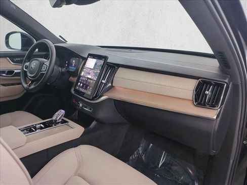 Used 2025 Volvo XC90 B5 Core w/ Protection Package Premier AWD/4WD image 27
