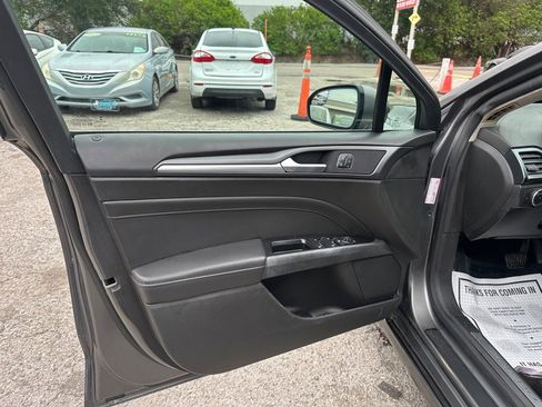 Used 2014 Ford Fusion SE image 11