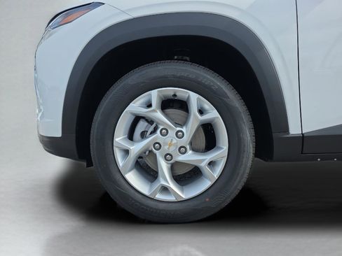 New 2026 Chevrolet Trax LS w/ LS Convenience Package image 28
