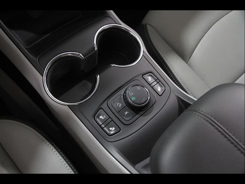Used 2023 GMC Terrain SLT w/ Infotainment Package II AWD/4WD image 16