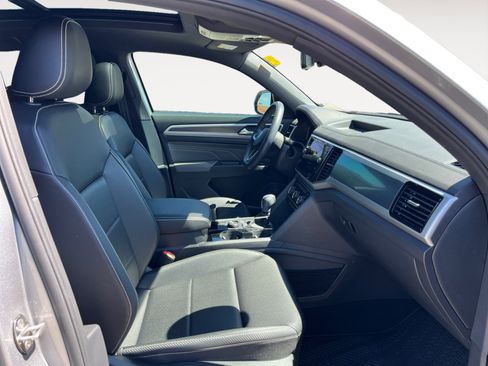 Certified 2023 Volkswagen Atlas Cross Sport SEL R-Line AWD/4WD image 18