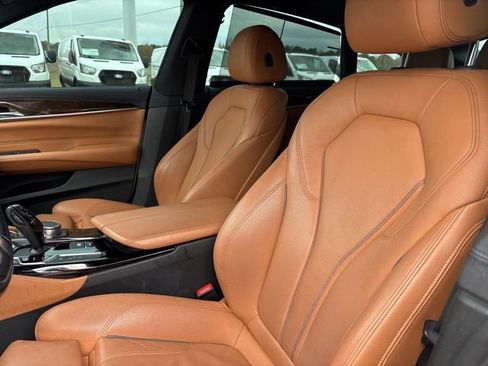 Used 2018 BMW 640i Gran Turismo xDrive image 9