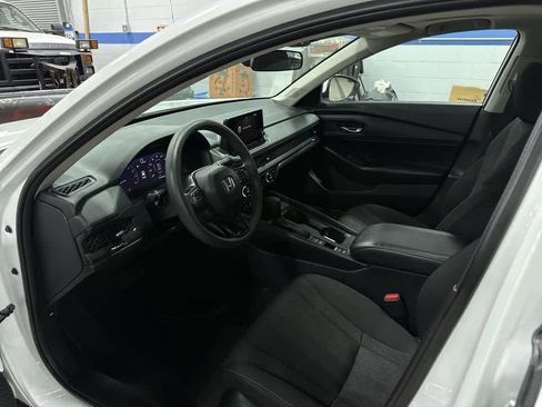 Certified 2023 Honda Accord EX image 28