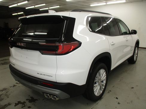 New 2026 GMC Acadia Elevation w/ Elevation Premium Package AWD/4WD image 4