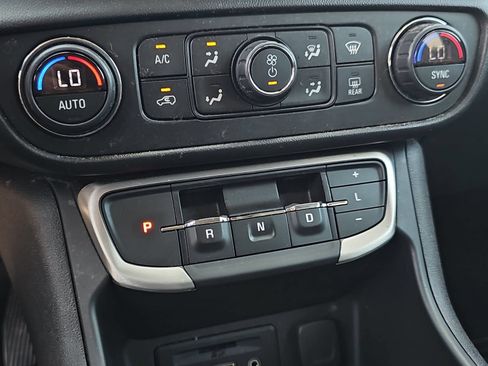 Used 2022 GMC Terrain SLT FWD image 22