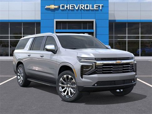 New 2026 Chevrolet Suburban Premier image 7