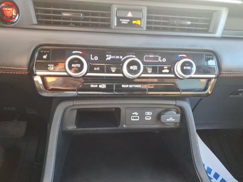 Used 2025 Honda Pilot Sport image 14