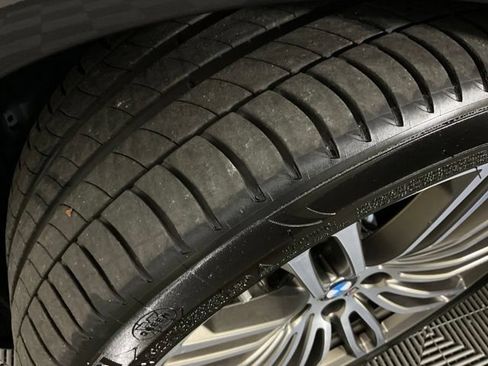 Used 2018 BMW M550i xDrive AWD/4WD image 40