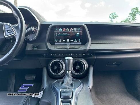 Used 2018 Chevrolet Camaro SS image 17