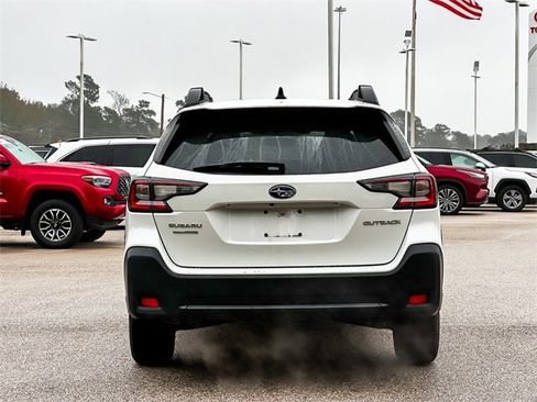 Used 2023 Subaru Outback Premium image 7