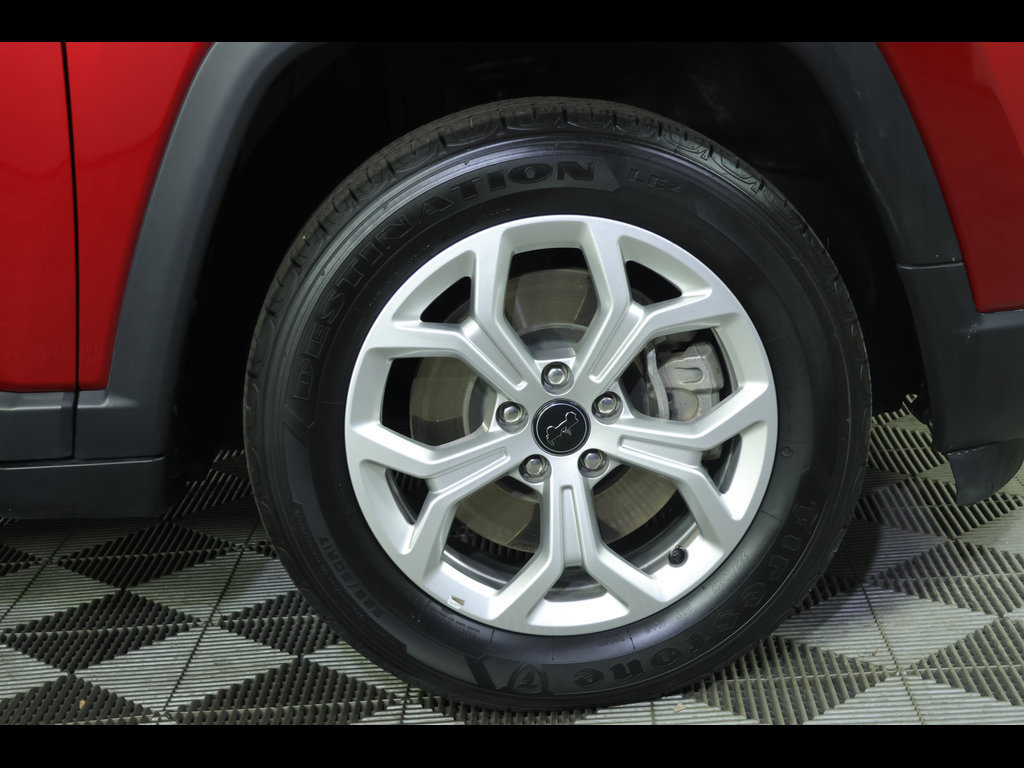 Used 2025 Jeep Compass Latitude AWD/4WD image 6