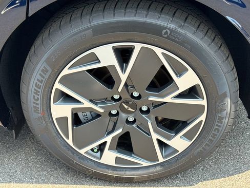 New 2026 Genesis GV60 RWD image 22