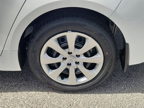 Used 2026 Toyota Corolla LE image 5