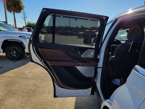 Used 2022 Lincoln Aviator Reserve w/ Equipment Group 201A image 29