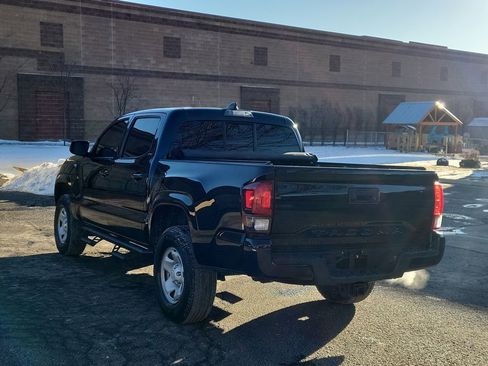 Used 2022 Toyota Tacoma SR AWD/4WD image 6