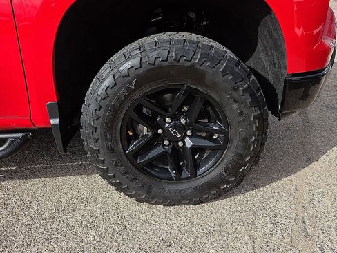 Used 2024 Chevrolet Silverado 1500 LT Trail Boss w/ Convenience Package II image 7