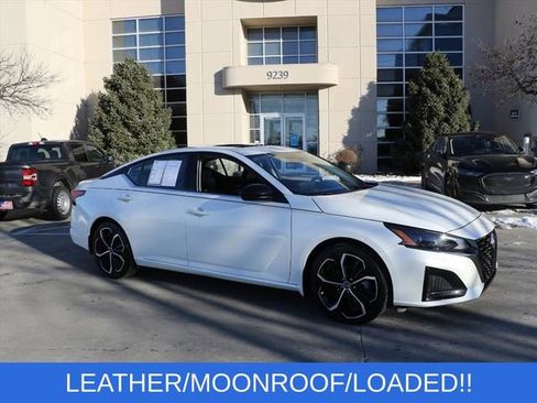 Used 2023 Nissan Altima 2.5 SR w/ SR Premium Package image 1