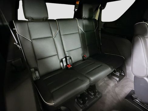 Used 2022 Cadillac Escalade Premium Luxury image 29